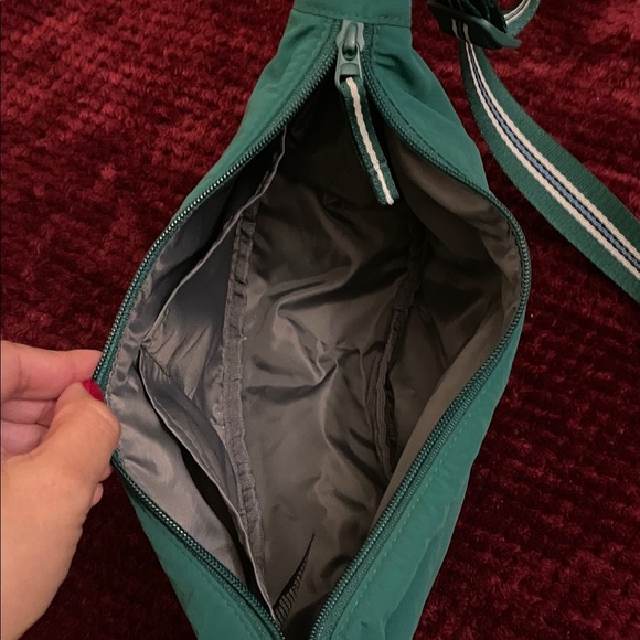 Uniqlo Dark Green Crossbody Bag - Picture 5 of 11